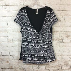 Banabee Womens 2XL Aztec Black White V-neck Stretch Casual Knit Plus Size Top